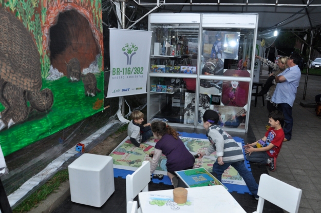 Estande da Gestão Ambiental na 42ª Feira do Livro de Pelotas - 02 de novembro de 2014.