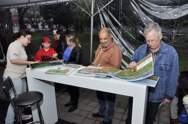 Estande da Gestão Ambiental na 42ª Feira do Livro de Pelotas - 02 de novembro de 2014.