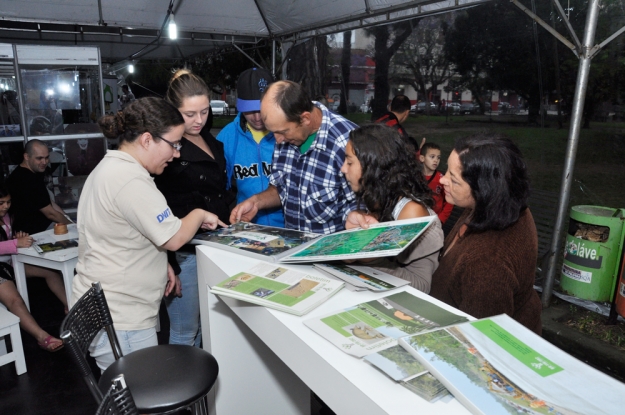 Estande da Gestão Ambiental na 42ª Feira do Livro de Pelotas - 02 de novembro de 2014.