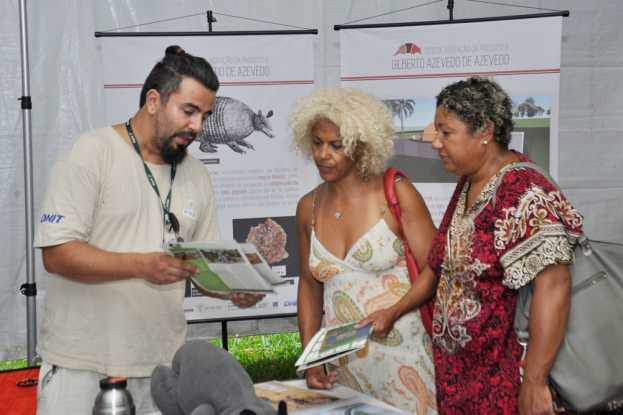 Estande da Gestão Ambiental na 42ª Feira do Livro da FURG - Rio Grande _ 28 de janeiro de 2015.