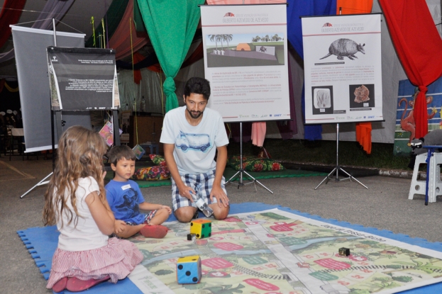 Estande da Gestão Ambiental na 42ª Feira do Livro da FURG - Rio Grande _ 30 de janeiro de 2015.