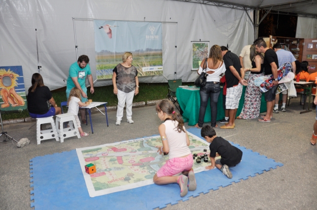 Estande da Gestão Ambiental na 42ª Feira do Livro da FURG - Rio Grande _ 31 de janeiro de 2015.