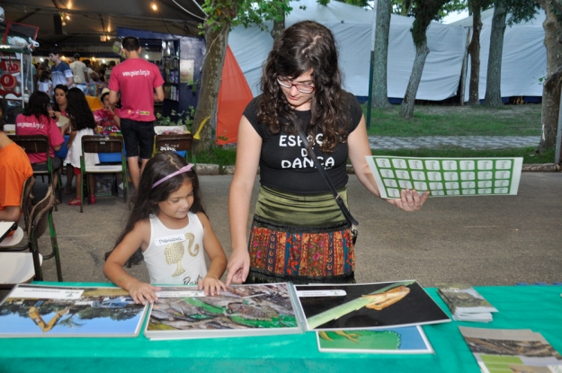 Estande da Gestão Ambiental na 42ª Feira do Livro da FURG - Rio Grande _ 02 de fevereiro de 2015.