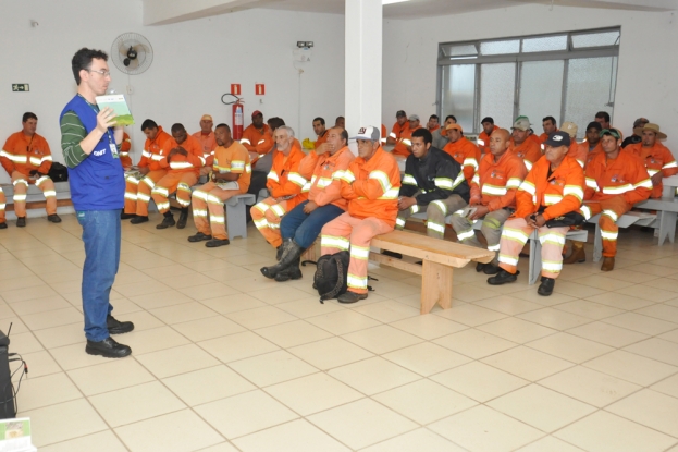 Durante atividade foram apresentados e distribuídos os materiais educativos e boletins informativos da Gestão Ambiental.